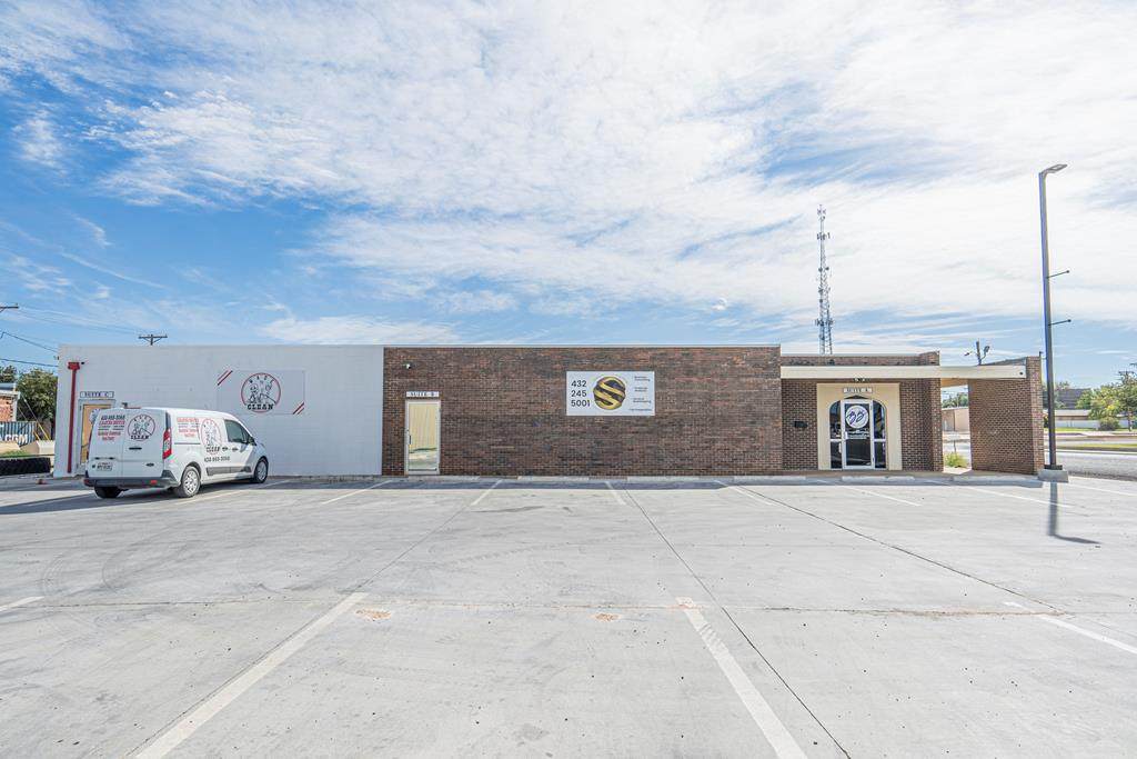 107 2nd St - Photo 1