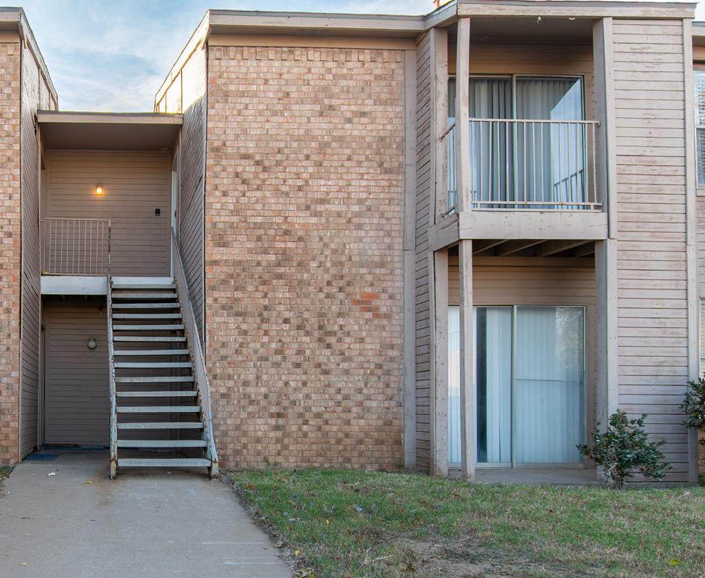 4700 Boulder Dr - Photo 1