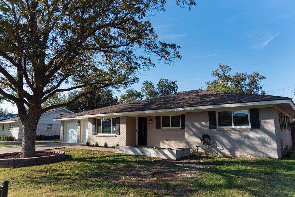 2306 Shandon Ave - Photo 1