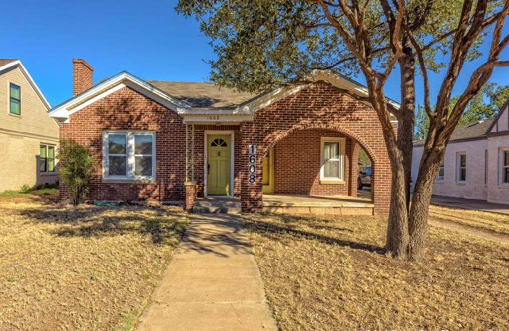 1608 Texas Ave - Photo 1