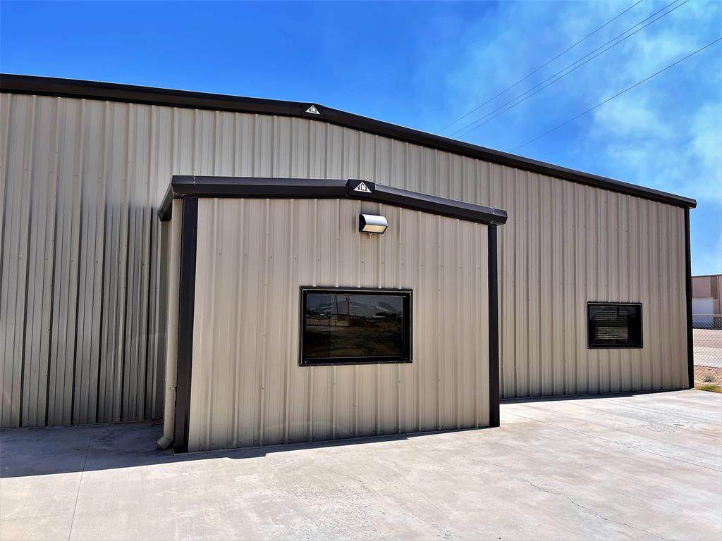 1705 Broadway St - Photo 1