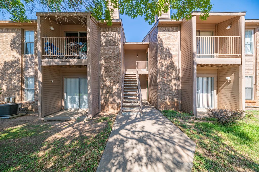 4700 Boulder Dr - Photo 1