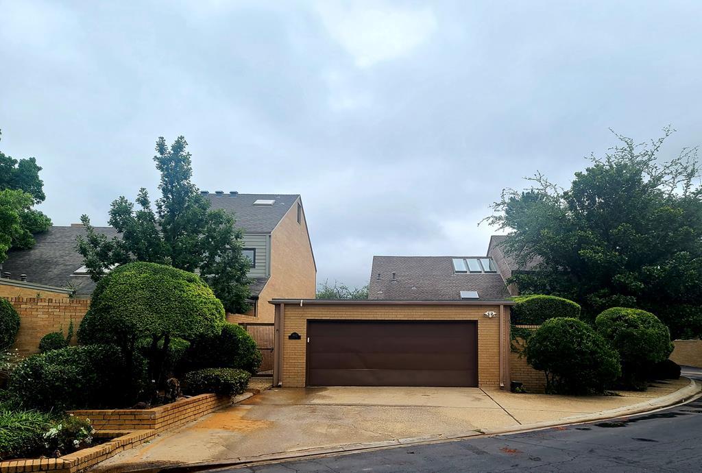 1902 Crescent Place - Photo 1