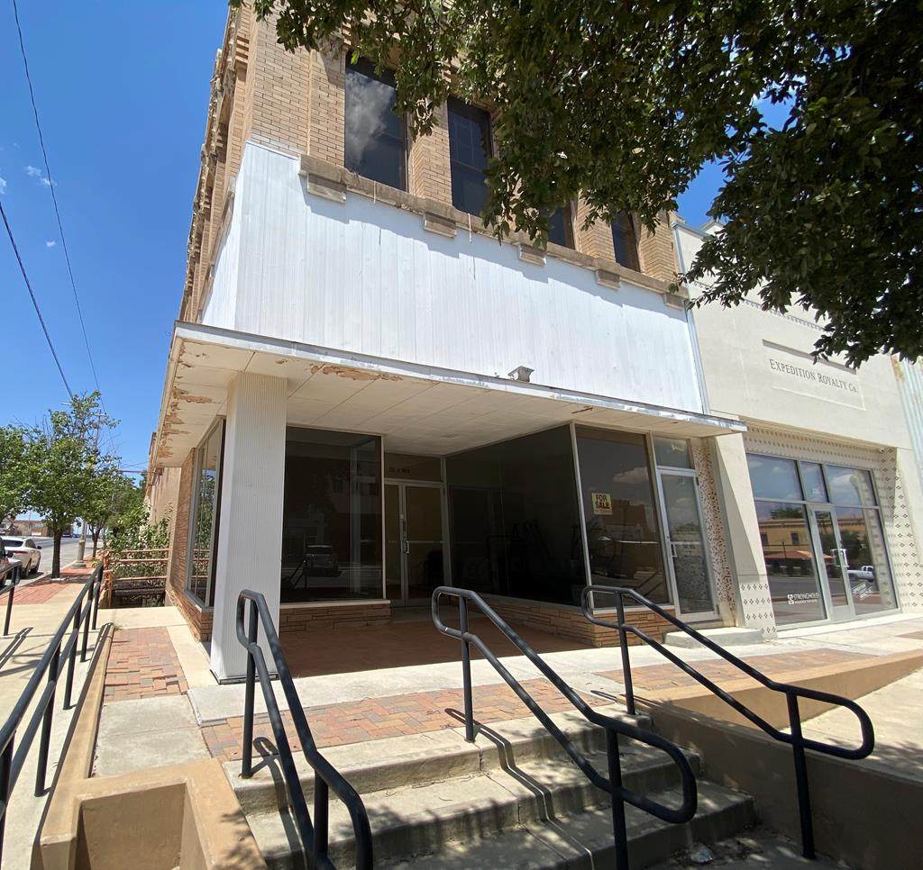 222 Main St - Photo 1