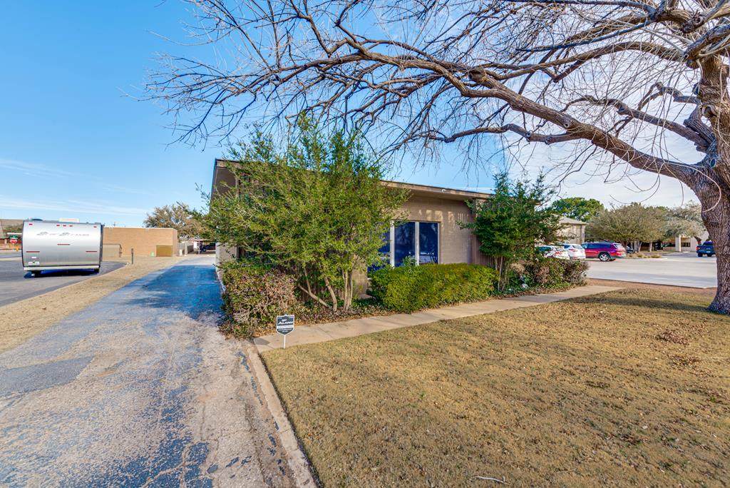 1804 Wall St - Photo 1