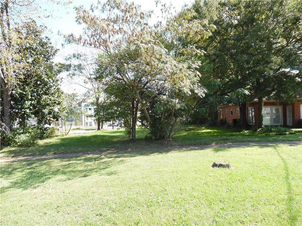 1614 Broad Street - Photo 1