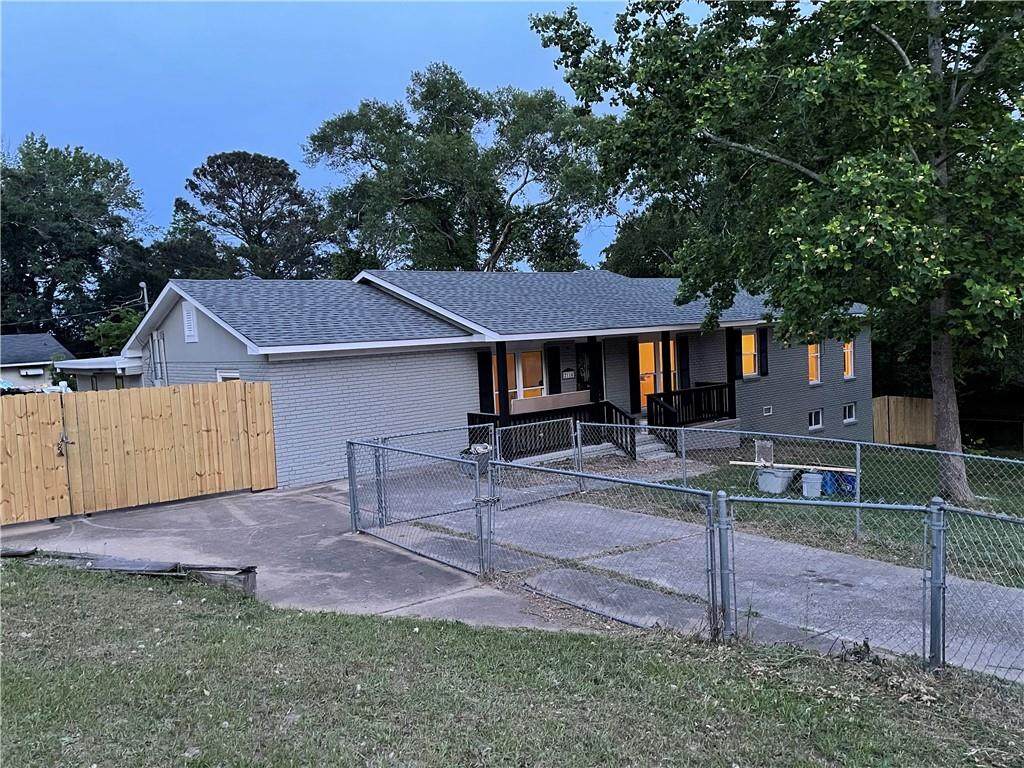 2114 9th Avenue - Photo 1