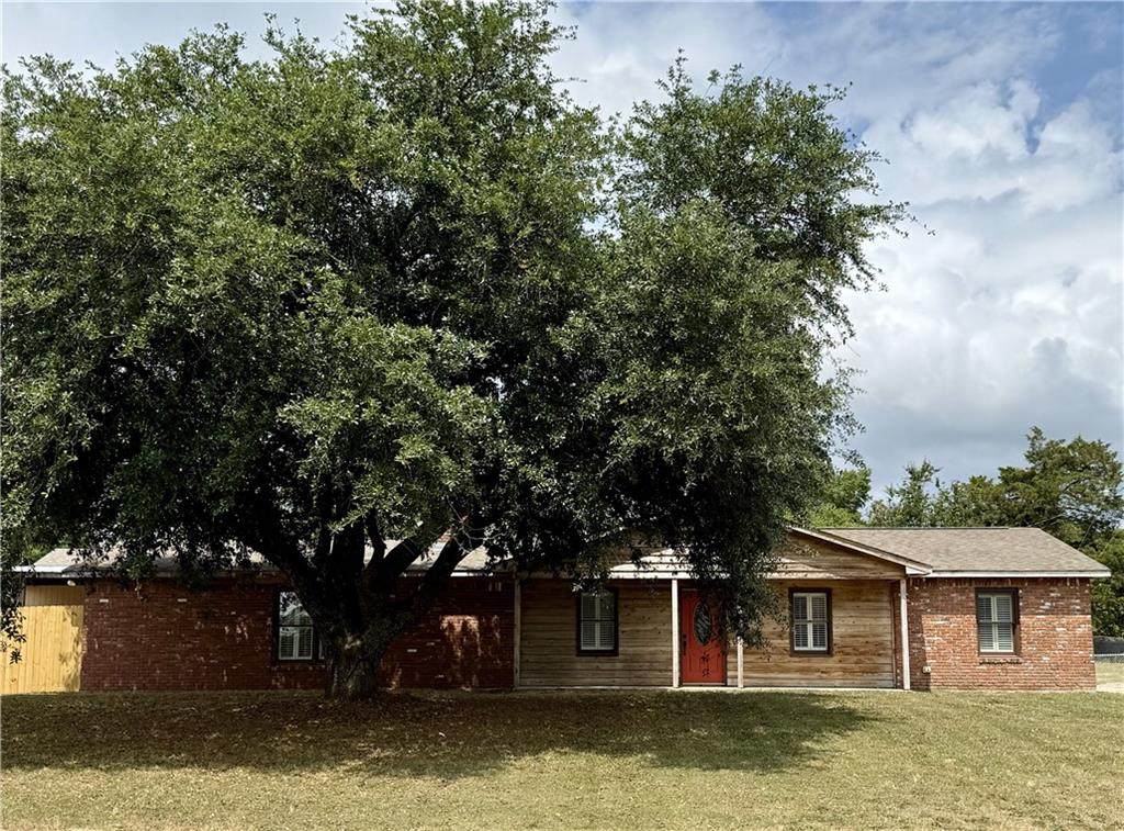 31 Lee Road 233 - Photo 1