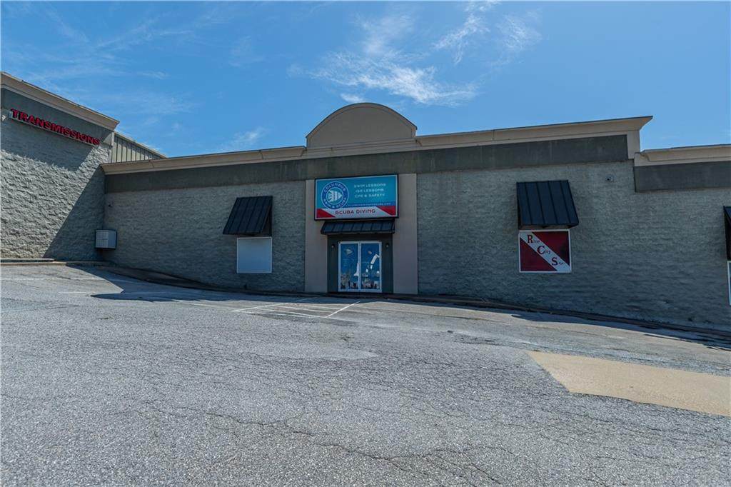 5870 Veterans Parkway - Photo 1