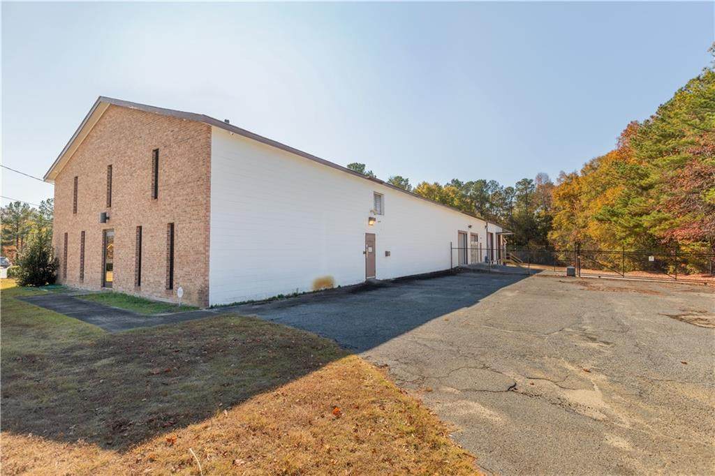 5865 Coca Cola Boulevard - Photo 1