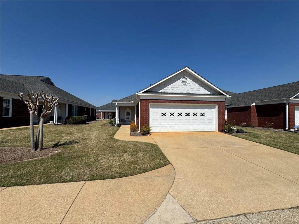 1600 Autumn Leaf Lane - Photo 1