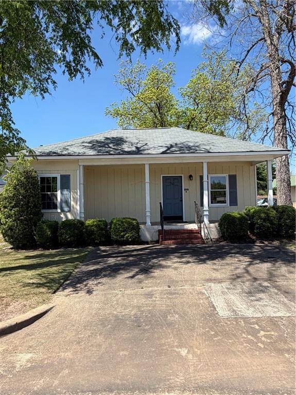710 12th Street - Photo 1