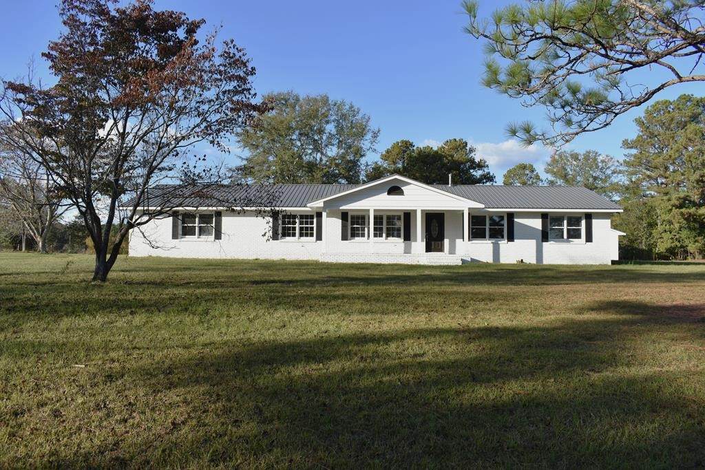 16 Tracy Lane - Photo 1