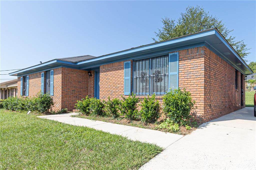 802 April Drive - Photo 1