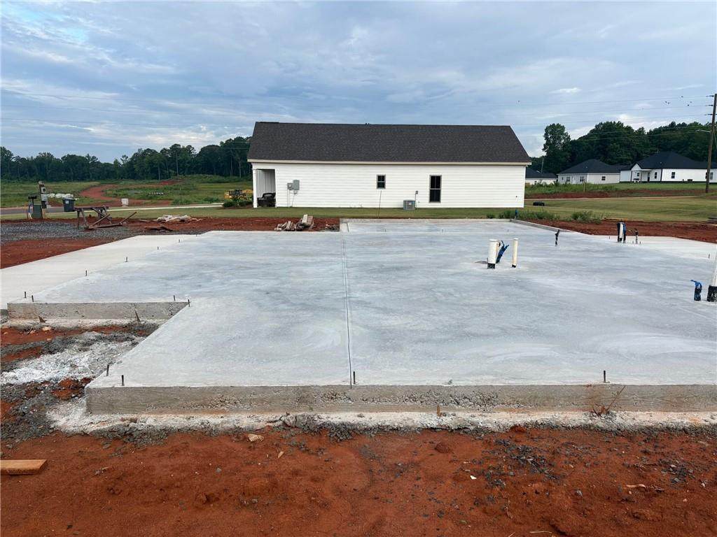 1103 Clara Dr - Photo 1