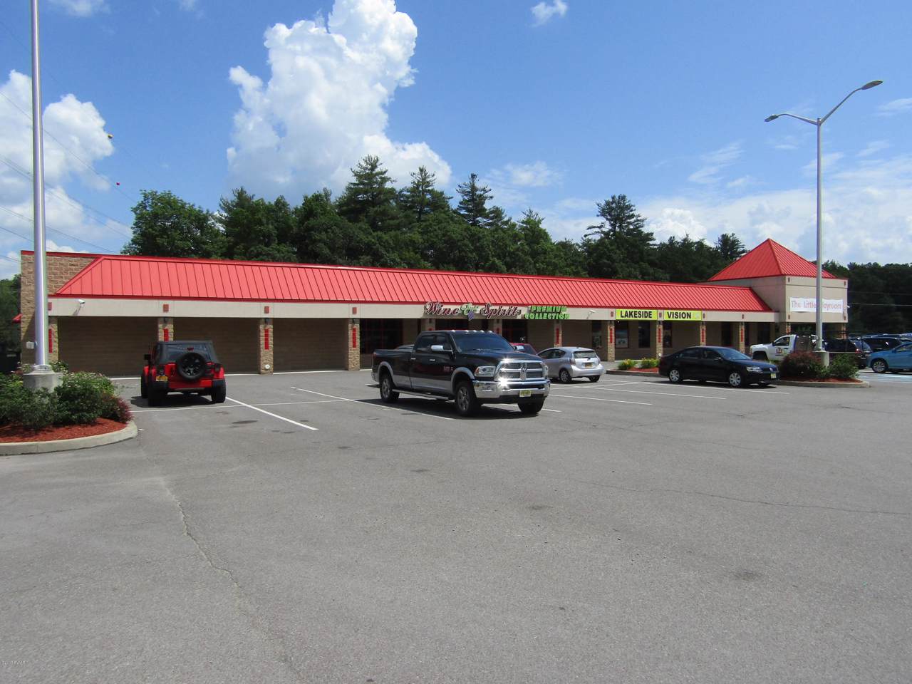 74 Welwood Ave - Photo 1