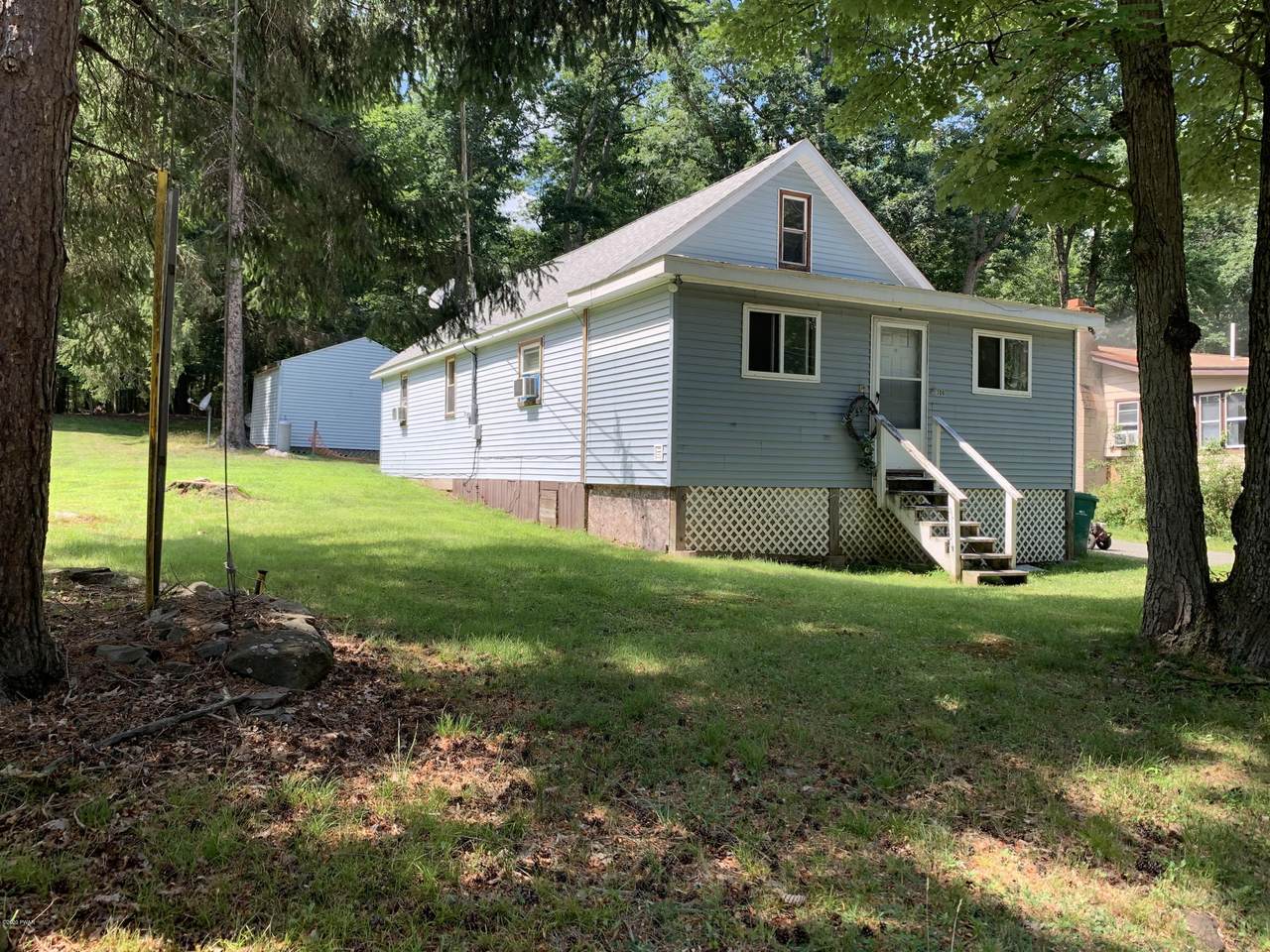 709 Lakeshore Dr - Photo 1