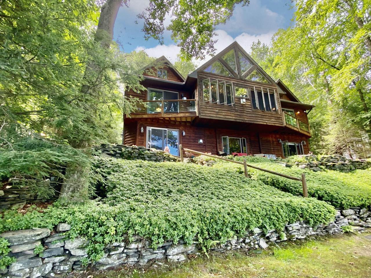 438 Lakeside Dr - Photo 1