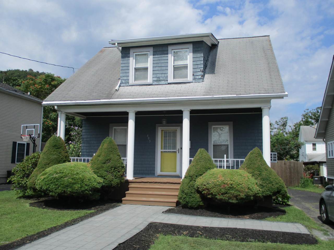 403 Avenue H - Photo 1