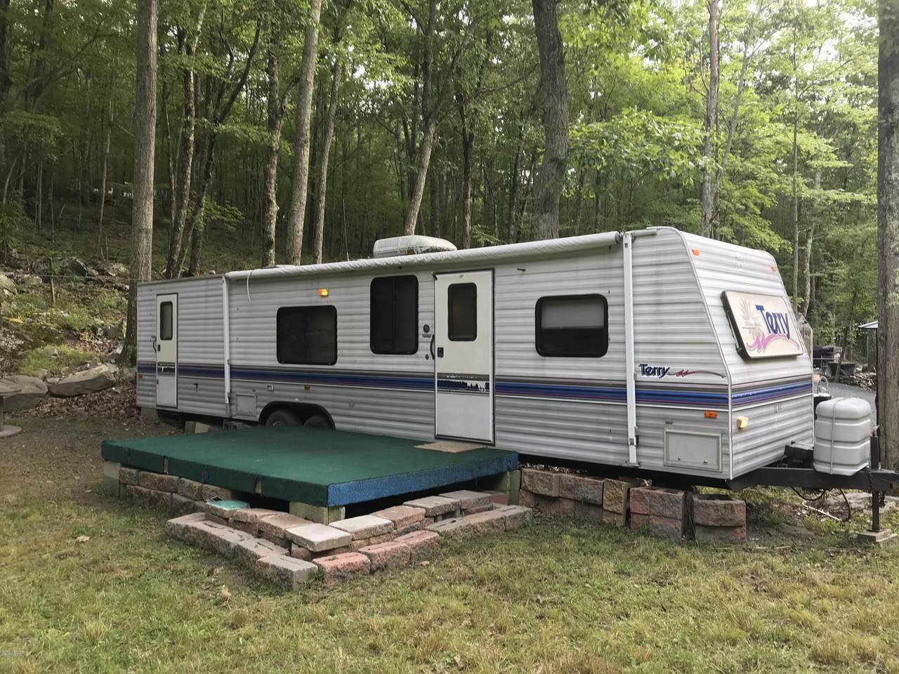 183 Shohola Ln - Photo 1