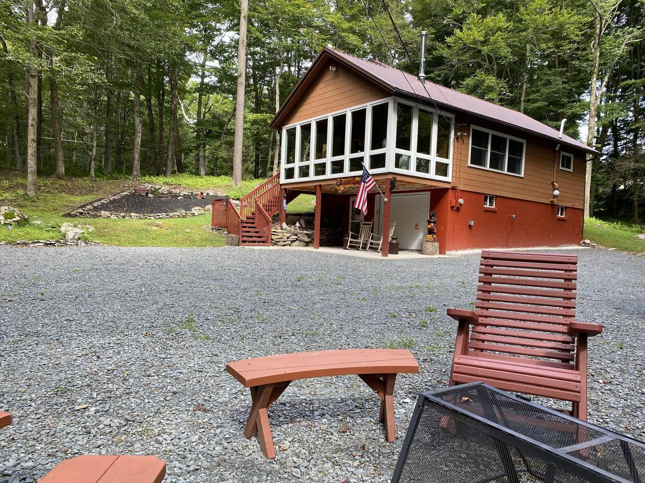 105 Hughes Dr - Photo 1