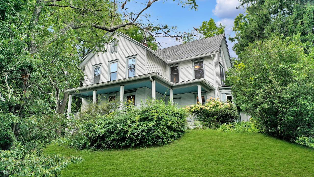 245 Prospect St - Photo 1