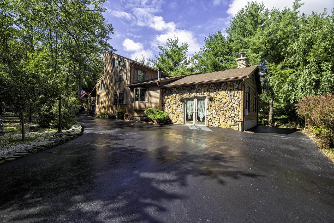 1005 Oak Ln - Photo 1