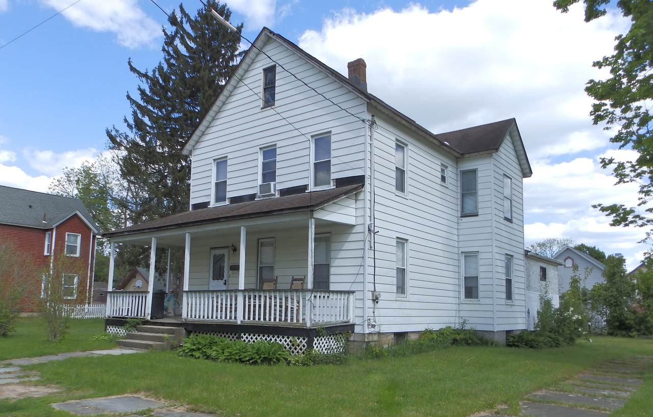 210 Avenue I - Photo 1