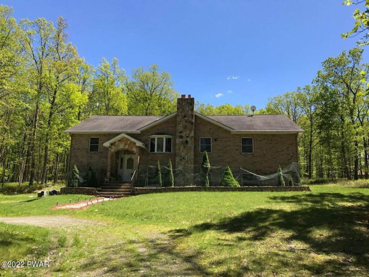 140 Parkwood Dr - Photo 1