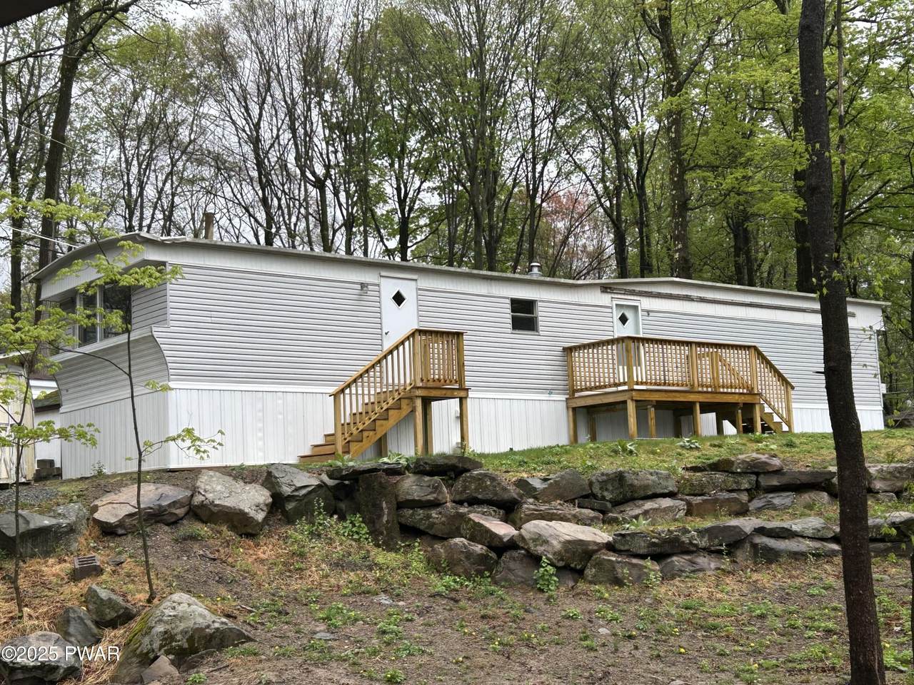126 Middle Road - Photo 1