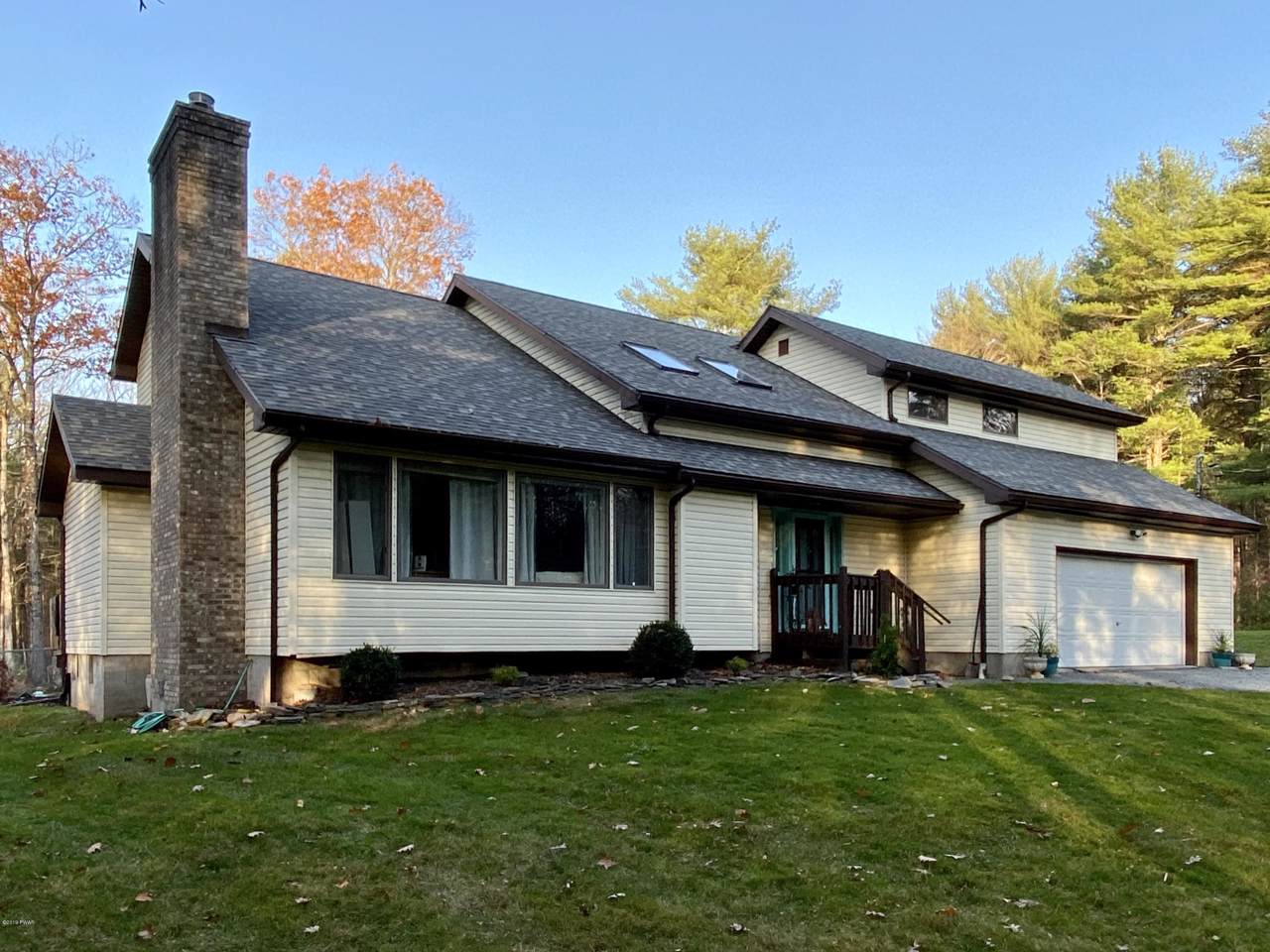 832 Evergreen Dr - Photo 1