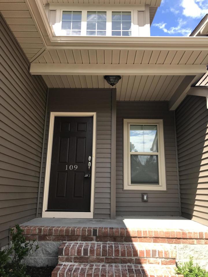 109 Cypress Circle - Photo 1