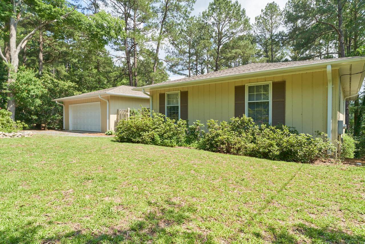 149 Lakeview Drive - Photo 1