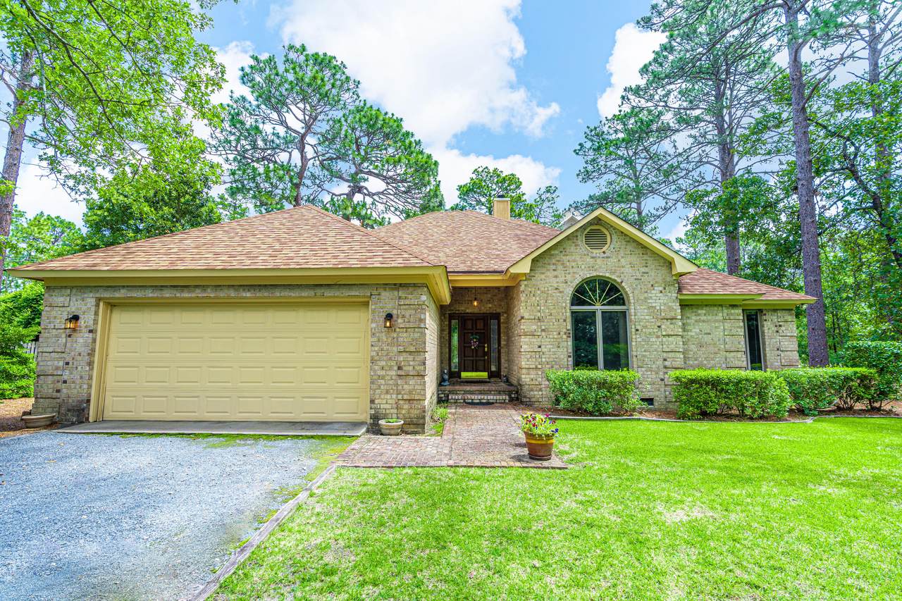 6 Montclair Court - Photo 1