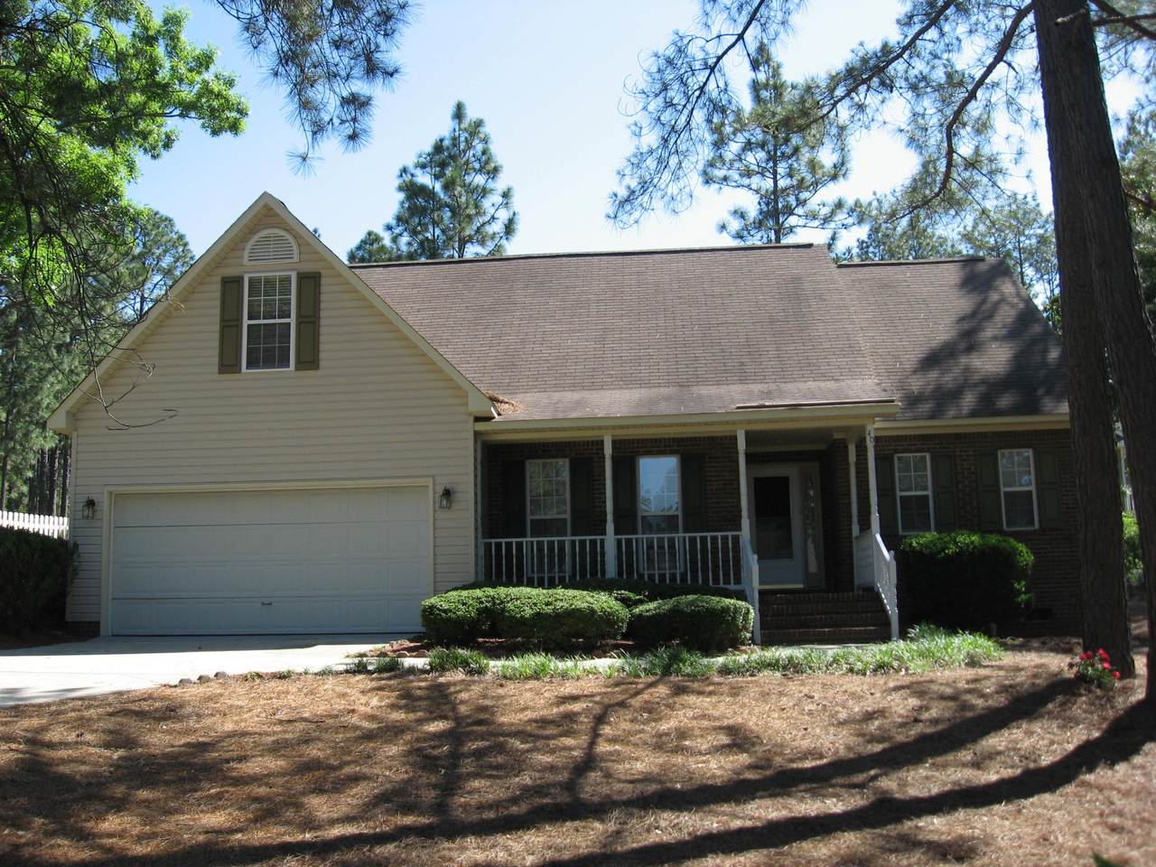 140 Lake View Drive - Photo 1