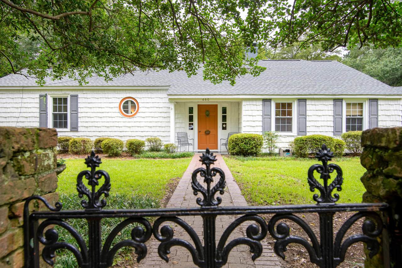 460 Dogwood Lane - Photo 1