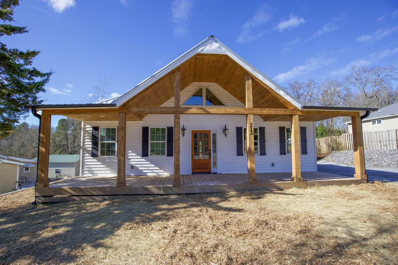 212 Pinehurst Avenue - Photo 1