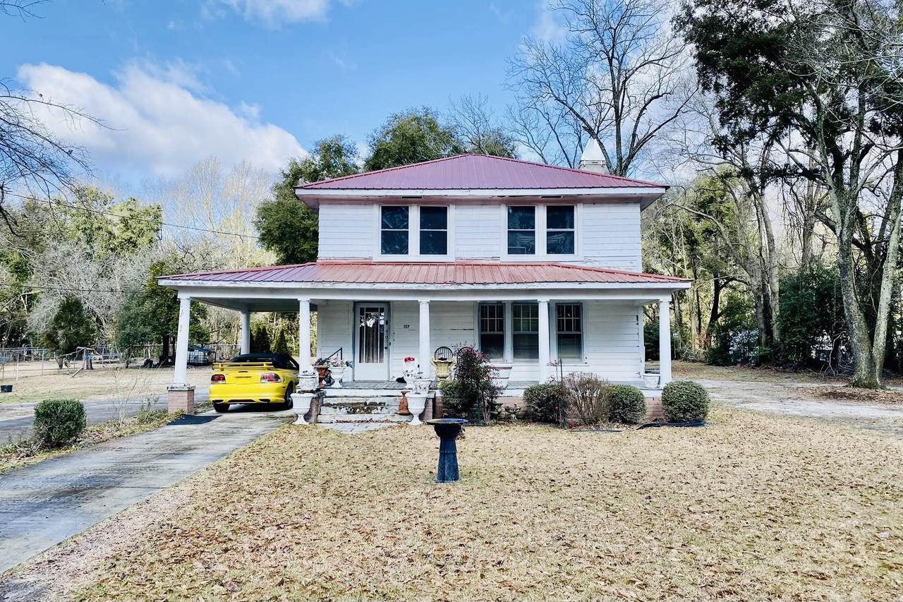 137 Gibbons Street - Photo 1