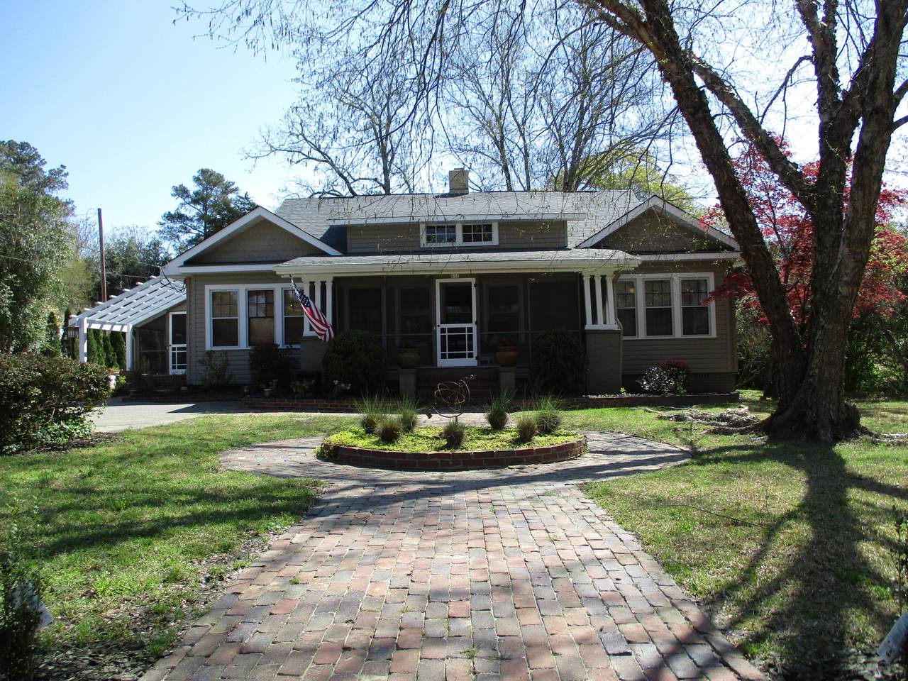 613 Mcneill Street - Photo 1