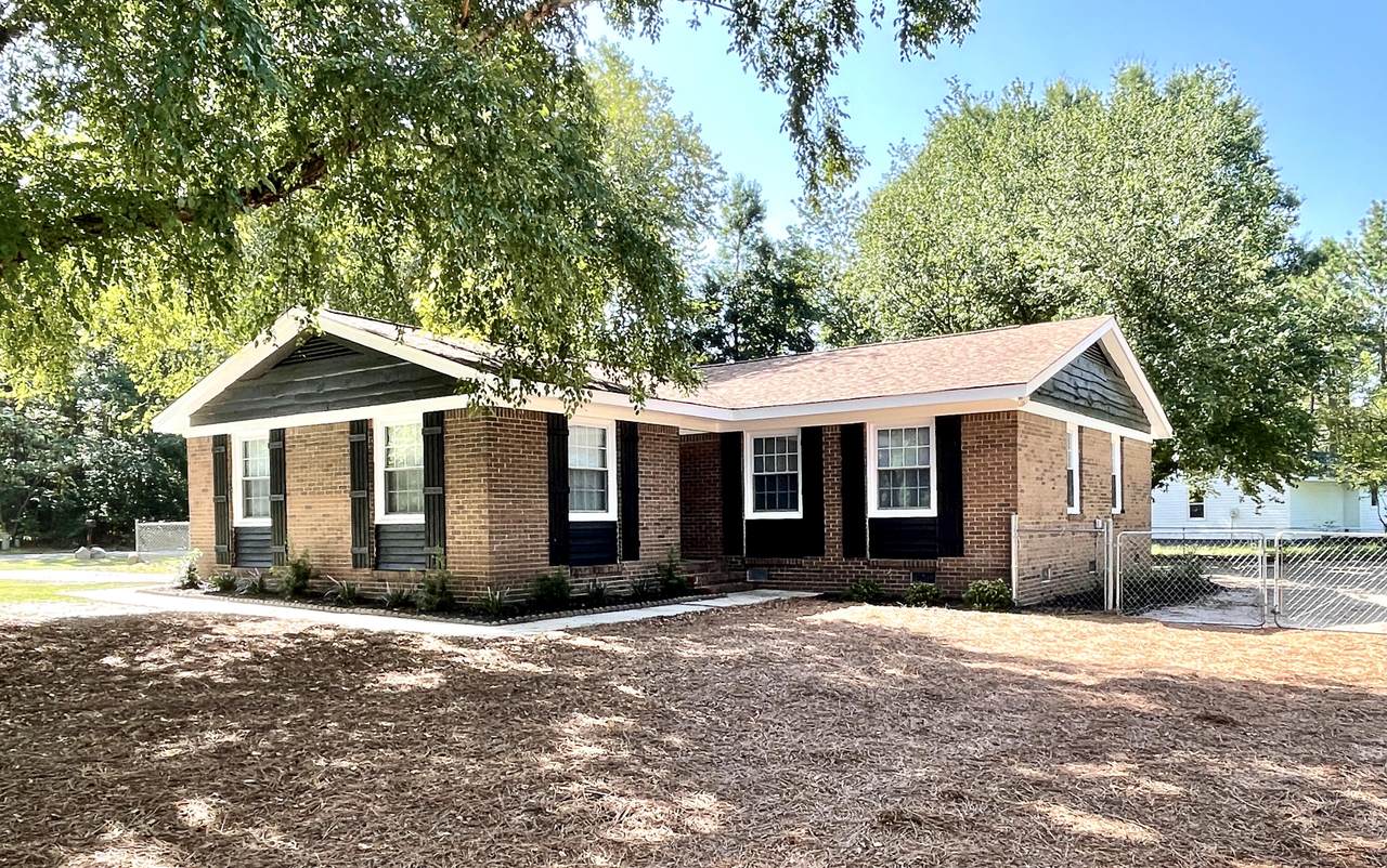 102 Forest Place - Photo 1