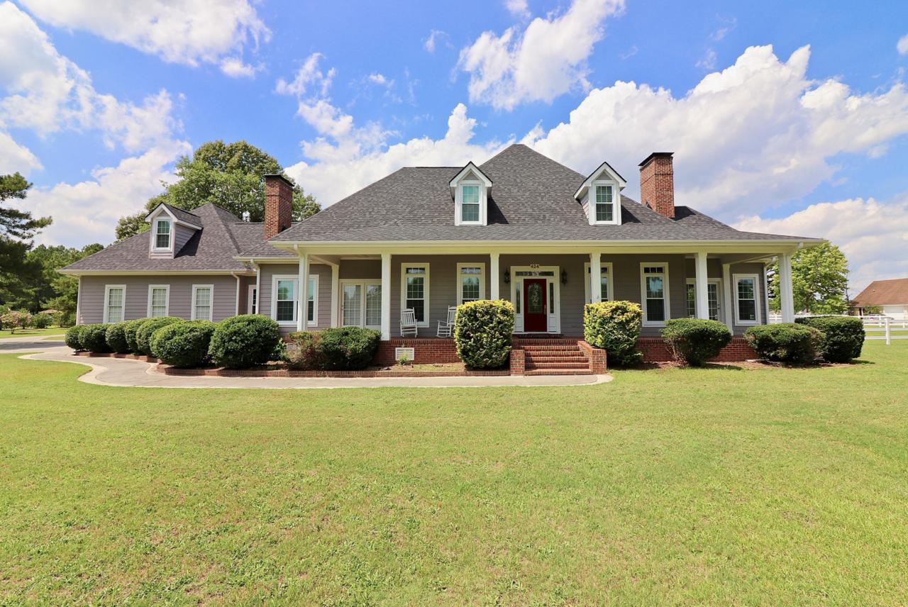 424 Saddlebred Lane - Photo 1