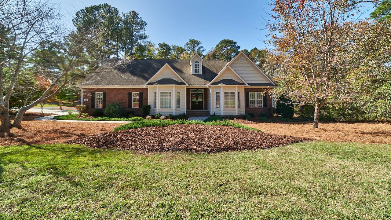 24 Bedford Circle - Photo 1
