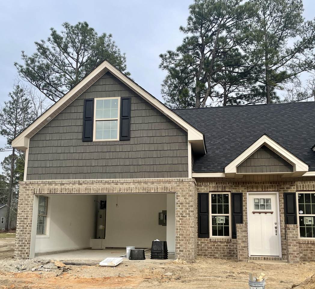 121 Lark Drive - Photo 1