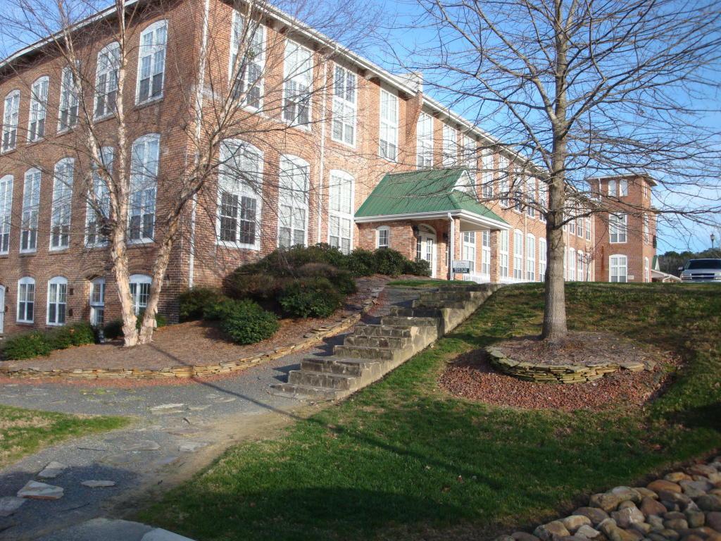 100 Carolyns Mill Place - Photo 1