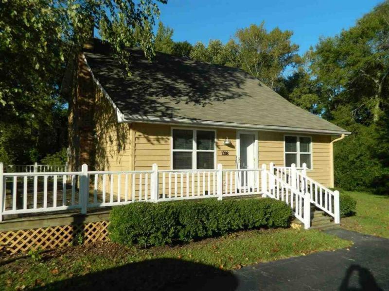1208 Bethune Avenue - Photo 1