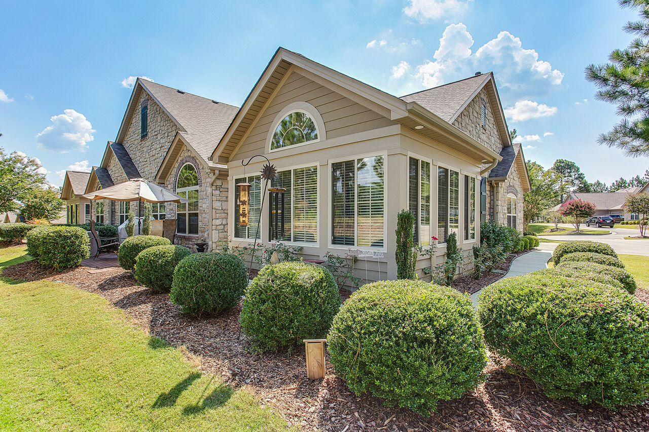 102 Chelsea Court - Photo 1