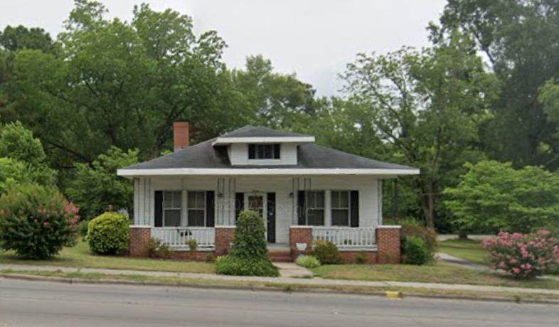 308 Sandhills Boulevard - Photo 1