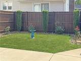 411 Clayton St - Photo 3