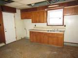 930 7th St - Photo 8
