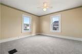325 Walnut St - Photo 17